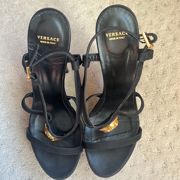 VERSACE Triple Platform Black Gold Medusa Swarovski Crystals Sandals Heels bling - Picture 8 of 8